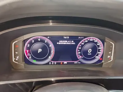 Volkswagen Passat 2023, 60800 км, за 131100 CNY - фото 12