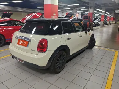 MINI MINI 2016, 85000 км, за 55000 CNY