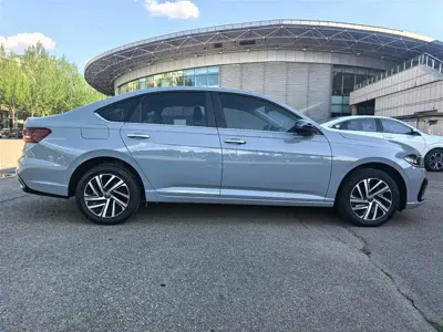Volkswagen Lavida 2022, 56000 км, за 83000 CNY