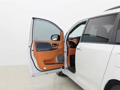 Toyota Sienna 2018, 101000 км, за 175000 CNY - фото 6