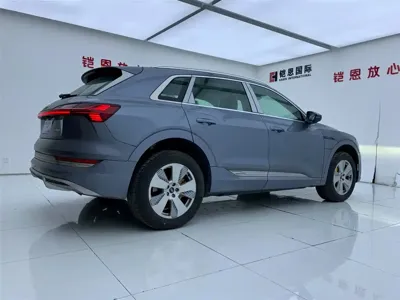 Audi e-tron 2026, 100 км, за 199800 CNY - фото 6