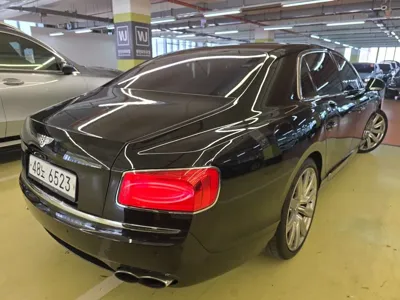 Bentley Flying Spur 2018, 96000 км, за 47900000 KRW