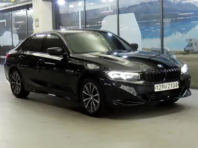 BMW 3-Series · 2023 год