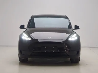 Tesla Model Y 2022, 40000 км, за 116800 CNY