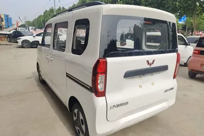 Wuling Zhiguang New Energy 2025, 100 км, за 62031.47 CNY