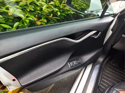 Tesla Model S 2017, 100000 км, за 103000 CNY