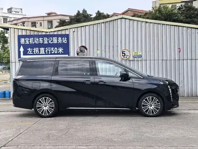 GAC Motor 传祺E8 PHEV 2024, 3000 км, за 153000 CNY - фото 14
