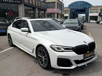 BMW 5 Series 2022, 90000 км, за 162800 CNY - фото 3