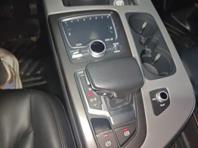 Audi Q7 2019, 85200 км, за 193292.62 CNY - фото 15