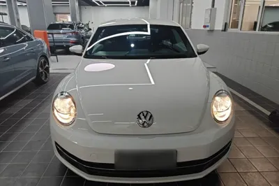 Volkswagen Beetle 2013, 83100 км, за 72009.78 CNY