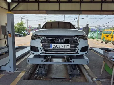 Audi A6 · 2023 год