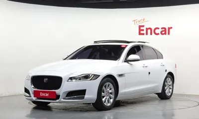 Jaguar XF · 2017 год