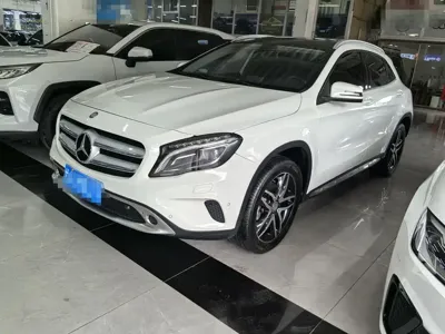 Mercedes-Benz GLA · 2015 год