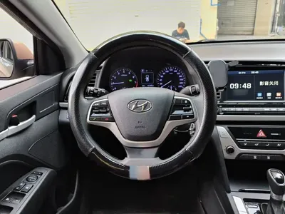 Hyundai Elantra 2018, 107800 км, за 31400 CNY
