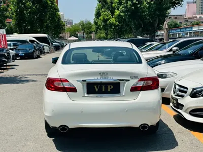 Infiniti Q70 2015, 60000 км, за 73800 CNY - фото 5
