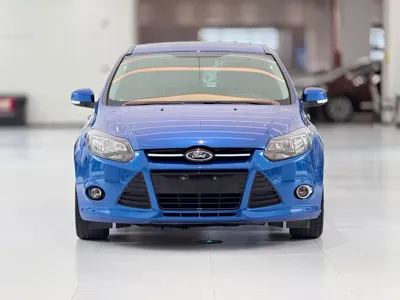 Ford Focus 2012, 120000 км, за 17800 CNY