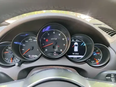 Porsche Cayenne 2017, 99000 км, за 239800 CNY