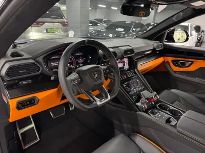 Lamborghini Urus 2024, 6400 км, за 365000000 KRW