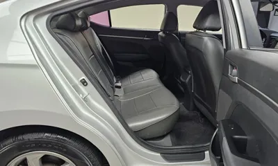 Hyundai Avante 2018, 52798 км, за 8500000 KRW - фото 11