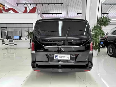 Mercedes-Benz V-Class 2025, 13000 км, за 466000 CNY - фото 5