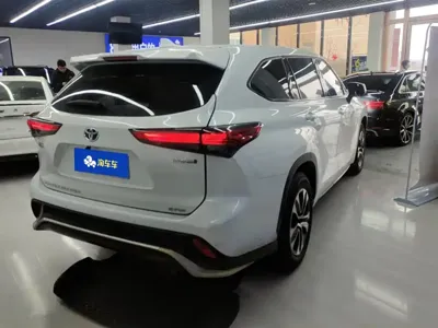 Toyota Crown Kluger 2022, 128500 км, за 179300 CNY