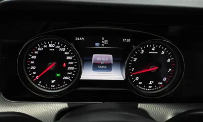 Mercedes-Benz E-Class 2018, 53453 км, за 23900000 KRW - фото 8