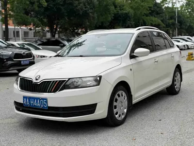 Skoda Rapid Spaceback · 2016 год