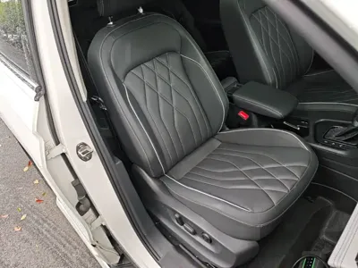 Volkswagen Tiguan L 2022, 74200 км, за 102600 CNY - фото 25