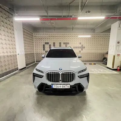 BMW X7 · 2023 год