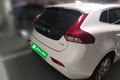 Volvo V40 2018, 22800 км, за 68803.9 CNY