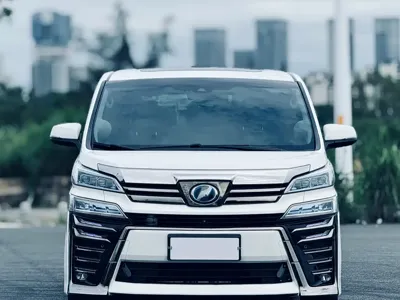 Toyota Vellfire 2020, 100000 км, за 385000 CNY