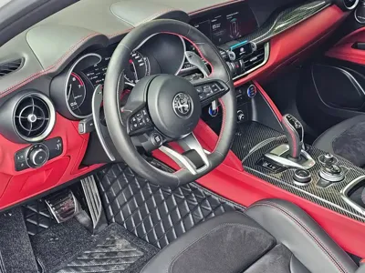 Alfa Romeo Stelvio 2022, 5000 км, за 235000 CNY - фото 10