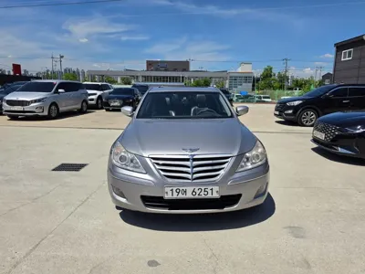 Hyundai Genesis · 2010 год