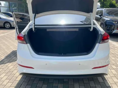 Hyundai Avante 2017, 130000 км, за 8900000 KRW - фото 10