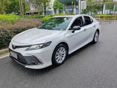 Toyota Camry · 2023 год