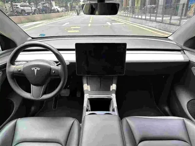 Tesla Model Y 2024, 30000 км, за 153800 CNY - фото 5