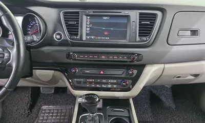 Kia Canival 2015, 130299 км, за 7900000 KRW - фото 14