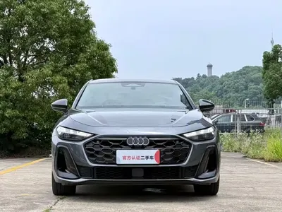 Audi 奥迪A5L 2025, 17000 км, за 201800 CNY
