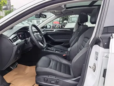 Volkswagen CC 2023, 60000 км, за 147900 CNY - фото 9