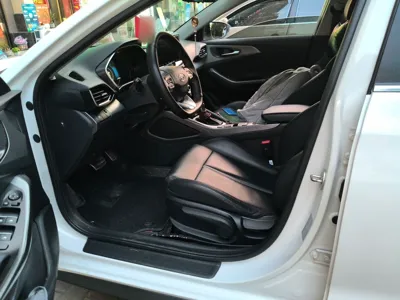 Hyundai Lafesta 2019, 71300 км, за 49604.62 CNY - фото 17