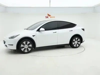 Tesla Model Y · 2022 год