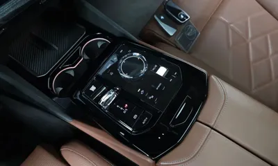 BMW 5-Series 2025, 22849 км, за 64800000 KRW - фото 9