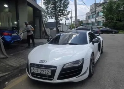 Audi R8 · 2010 год