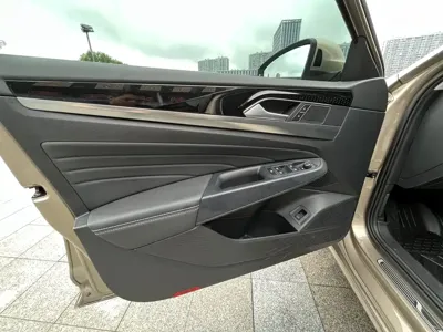 Volkswagen Passat 2022, 64400 км, за 95800 CNY - фото 10