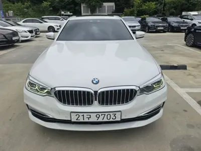 BMW 5-Series · 2018 год
