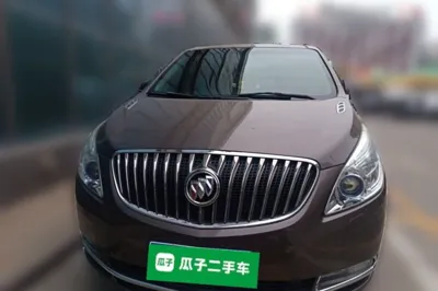 Buick GL8 2014, 182000 км, за 46844.81 CNY