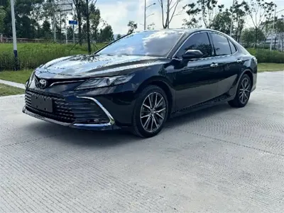 Toyota Camry · 2023 год
