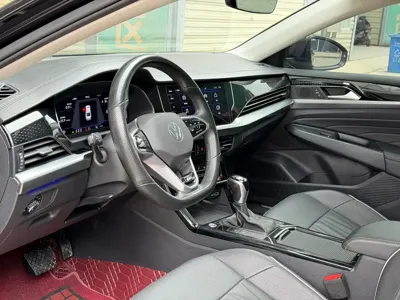 Volkswagen Passat 2023, 51000 км, за 129800 CNY - фото 11