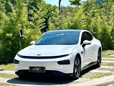 Xpeng P7 · 2022 год