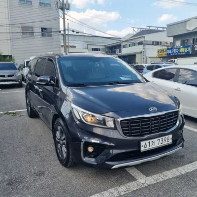 Kia Canival · 2019 год